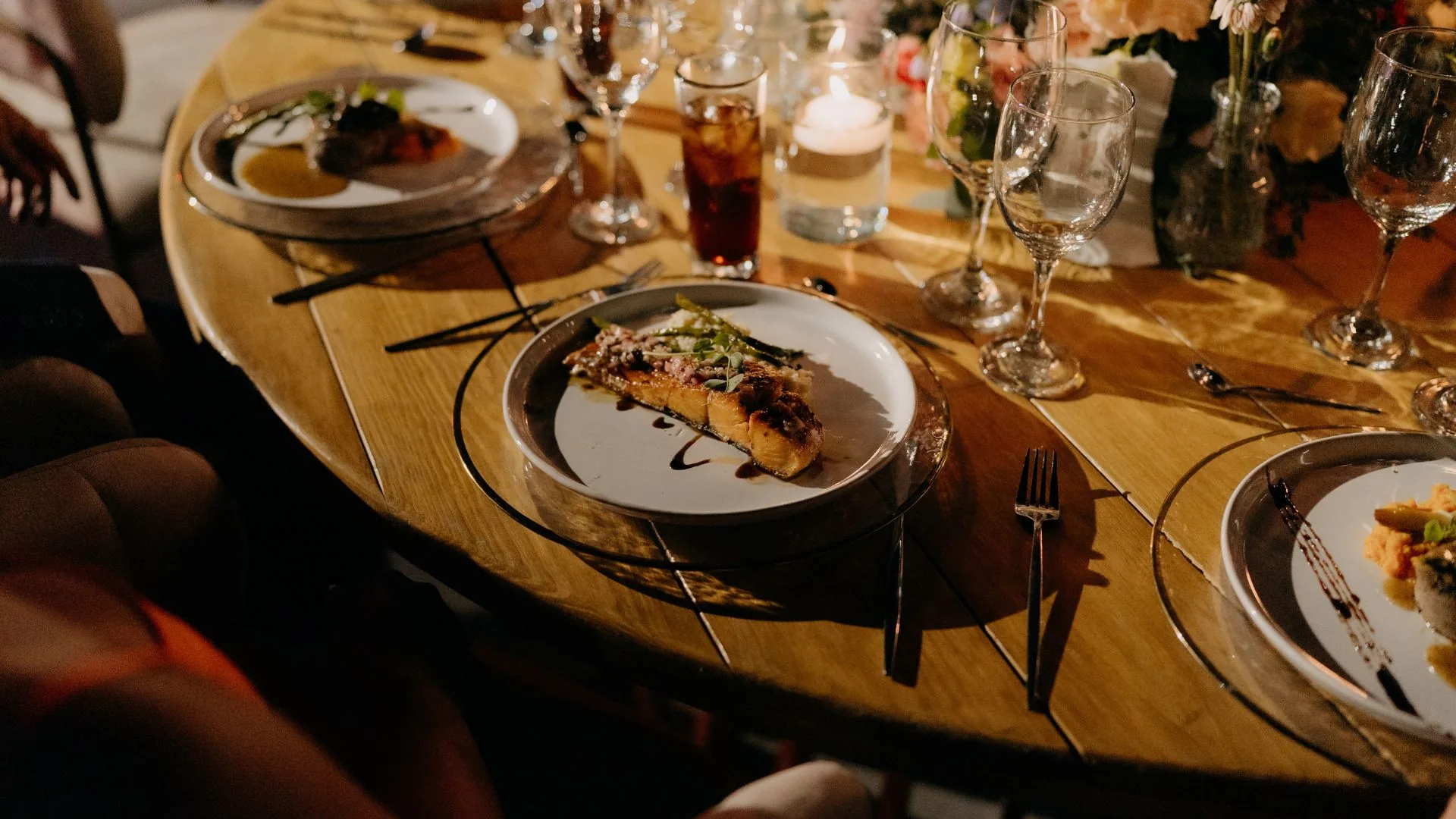 Buffet gourmet para evento corporativo — CHIC & TONIC